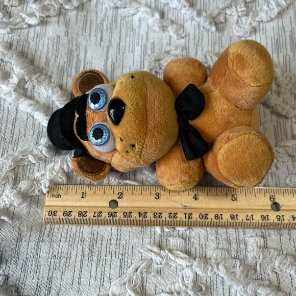 2015 Five Nights At Freddy's Freddy Fazbear 6”Plush FNAF. Keychain - Picture 4 of 4